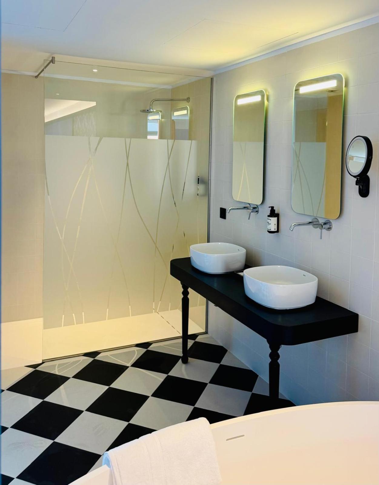 Hotel Divino & Apartments Figueres  Eksteriør bilde